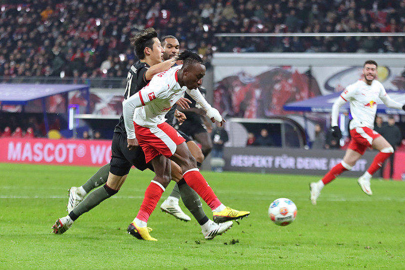 拜仁5-1莱比锡 奥利塞助攻帽子戏法