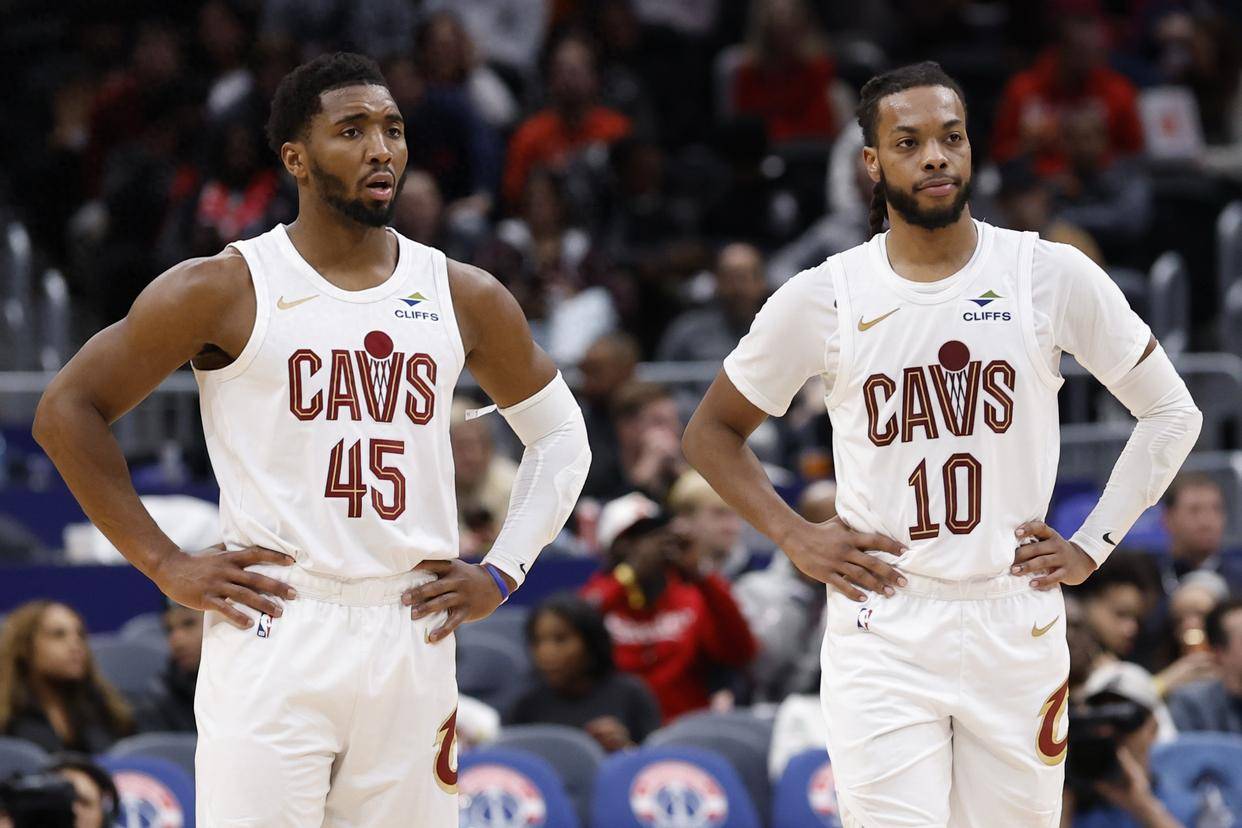 豪掷1.6亿奢侈税,11战8败主场被嘘!NBA最贵球队为何突然崩盘?
