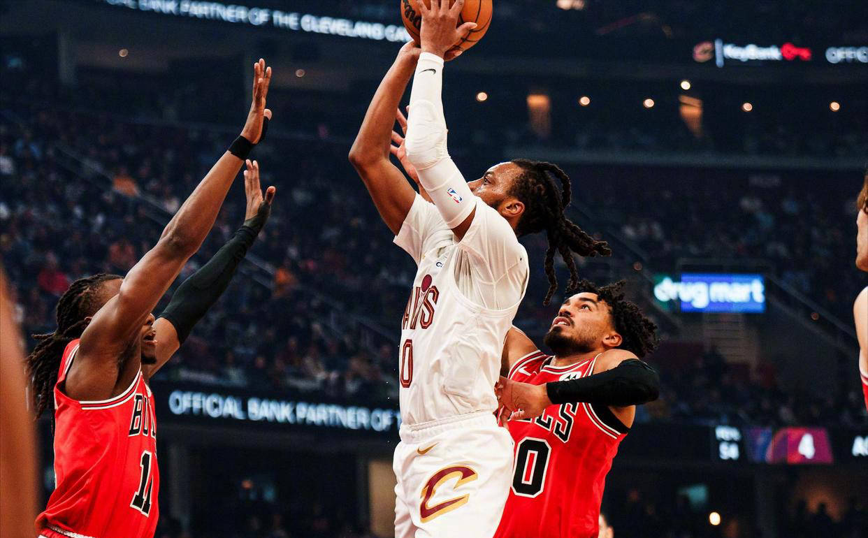 NBA最贵球队为何突然崩盘?骑士豪掷16亿奢侈税却连败主场遭嘘声不断